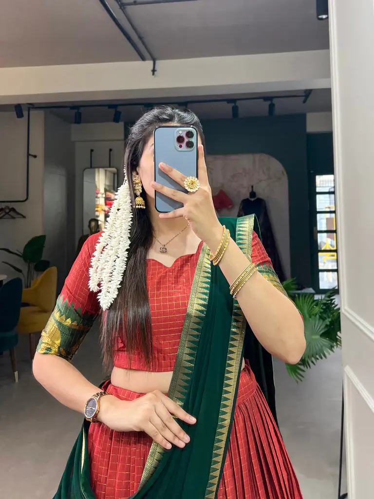 Red Kalyani Cotton traditional Thavani set
